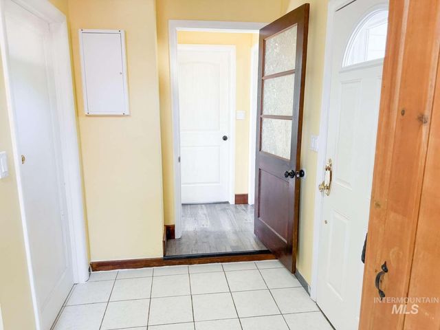 1158 S Powerline Rd, Nampa, ID 83686