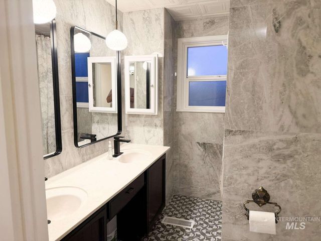 1158 S Powerline Rd, Nampa, ID 83686