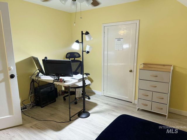 1158 S Powerline Rd, Nampa, ID 83686