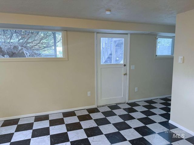 1158 S Powerline Rd, Nampa, ID 83686