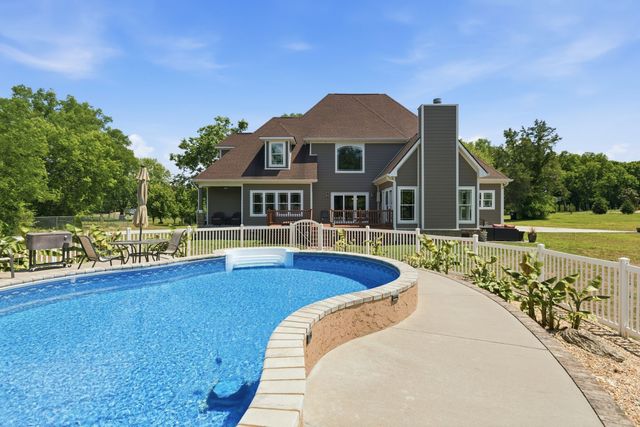 230 Peebles Dr, Smyrna, TN 37167