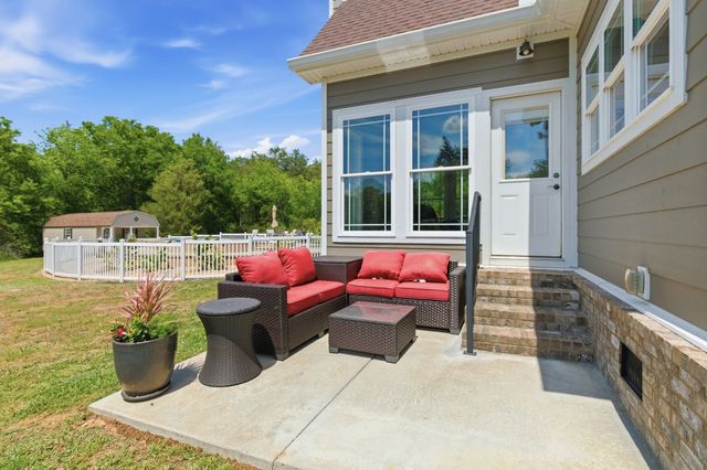 230 Peebles Dr, Smyrna, TN 37167
