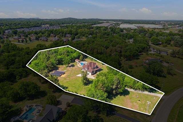 230 Peebles Dr, Smyrna, TN 37167