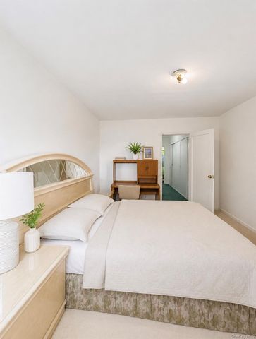6909 150 Street B, Flushing, NY 11367