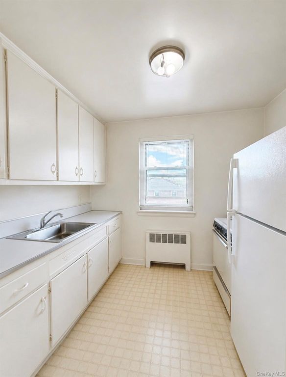 6909 150 Street B, Flushing, NY 11367 — photo 3
