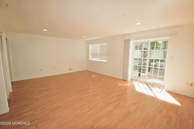 574 Beachway Avenue 7, Keansburg, NJ 07734