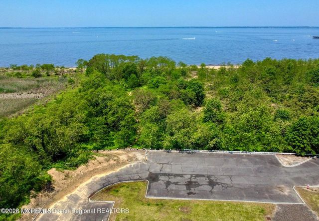 574 Beachway Avenue 7, Keansburg, NJ 07734