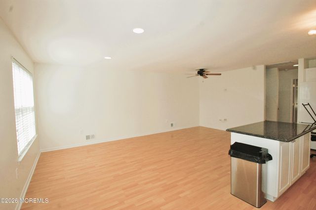 574 Beachway Avenue 7, Keansburg, NJ 07734