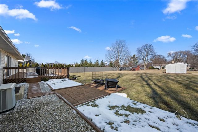 27W285 Bauer Road, Naperville, IL 60563