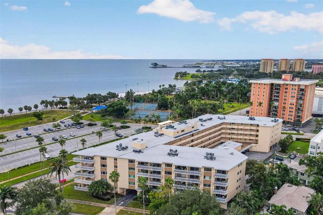 1200 N SHORE DRIVE NE 104, St Petersburg, FL 33701