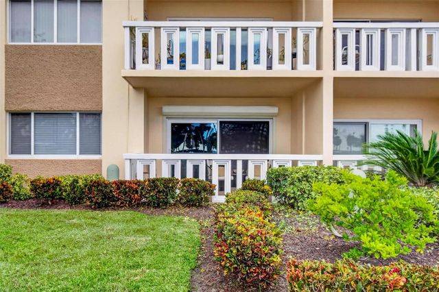 1200 N SHORE DRIVE NE 104, St Petersburg, FL 33701