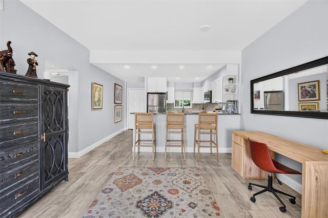 1200 N SHORE DRIVE NE 104, St Petersburg, FL 33701