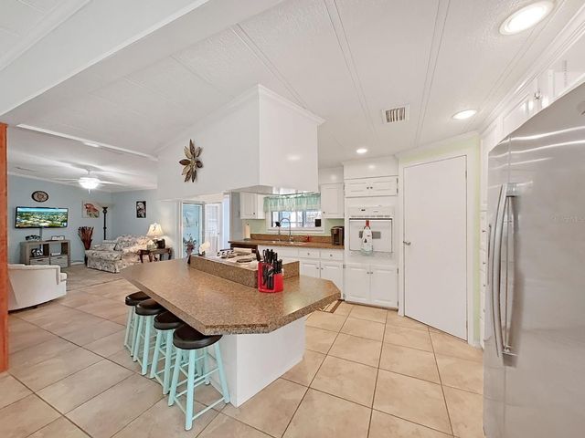 1570 HEATHER HILL DR, Lakeland, FL 33810