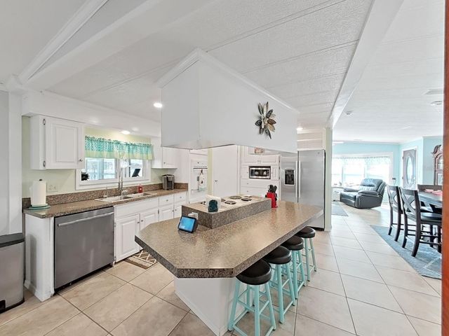 1570 HEATHER HILL DR, Lakeland, FL 33810