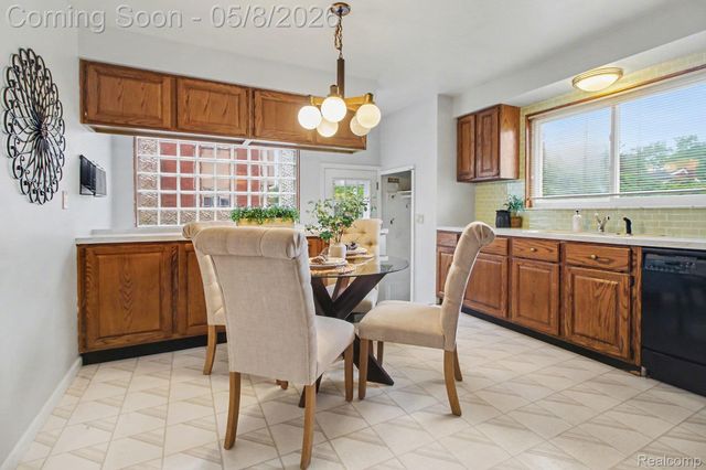 19483 Ingram Street, Livonia, MI 48152