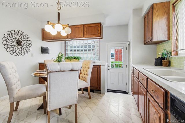 19483 Ingram Street, Livonia, MI 48152