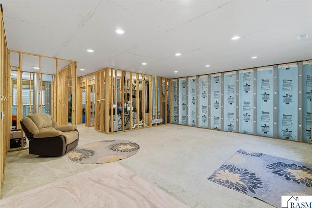 2004 Bluestem Drive, Mankato, MN 56001