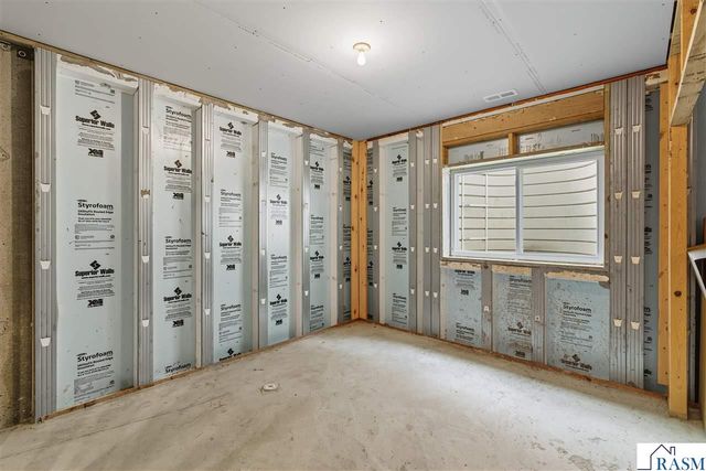 2004 Bluestem Drive, Mankato, MN 56001