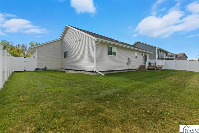 2004 Bluestem Drive, Mankato, MN 56001