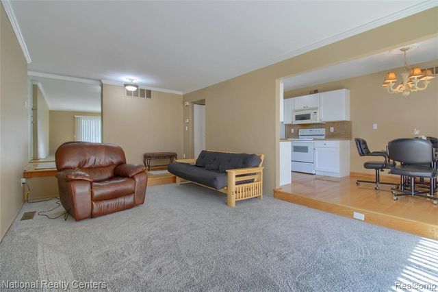 16547 Middlebelt Road 6, Livonia, MI 48154