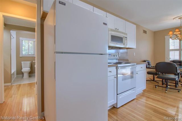 16547 Middlebelt Road 6, Livonia, MI 48154