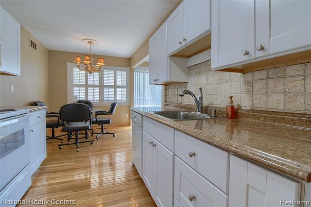 16547 Middlebelt Road 6, Livonia, MI 48154