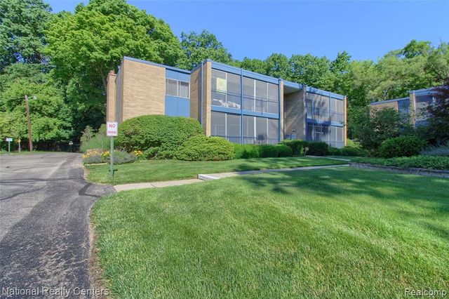 16547 Middlebelt Road 6, Livonia, MI 48154