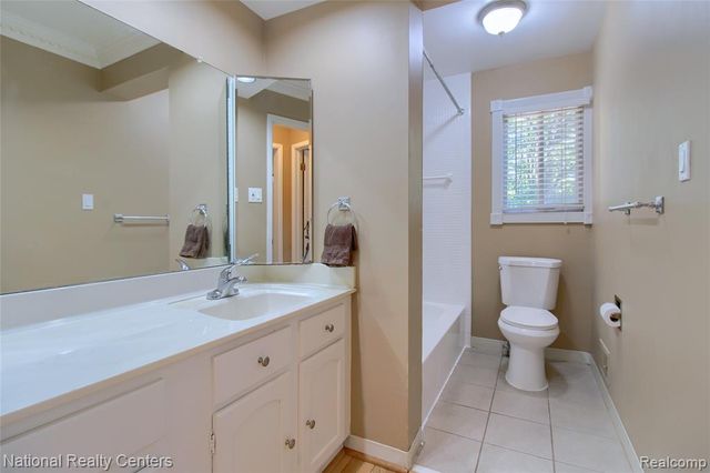 16547 Middlebelt Road 6, Livonia, MI 48154