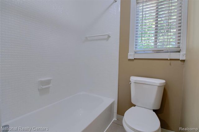 16547 Middlebelt Road 6, Livonia, MI 48154