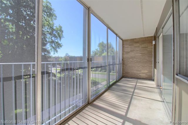 16547 Middlebelt Road 6, Livonia, MI 48154