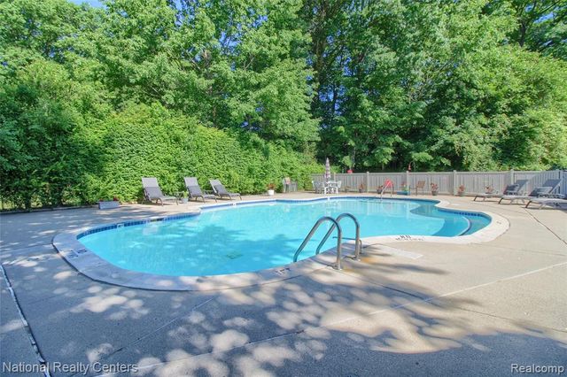 16547 Middlebelt Road 6, Livonia, MI 48154