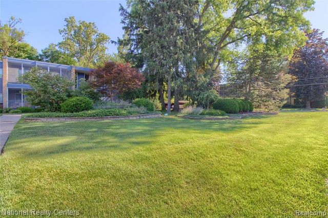 16547 Middlebelt Road 6, Livonia, MI 48154