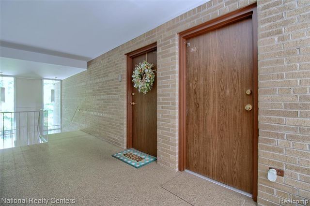 16547 Middlebelt Road 6, Livonia, MI 48154