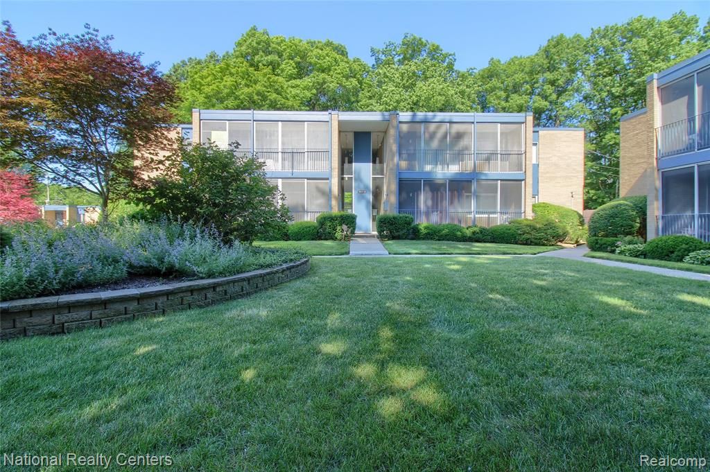 16547 Middlebelt Road 6, Livonia, MI 48154