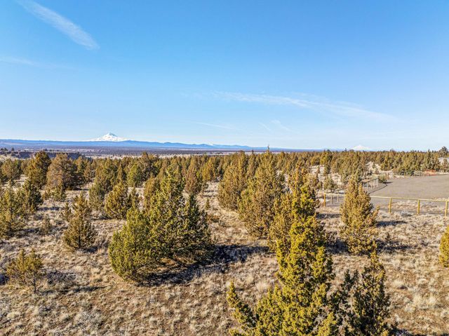 SW Peninsula Drive, Terrebonne, OR 97760