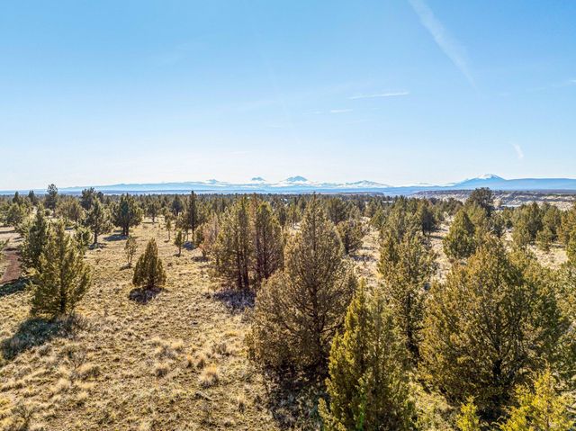 SW Peninsula Drive, Terrebonne, OR 97760