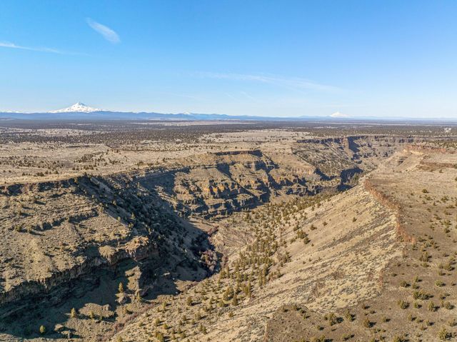 SW Peninsula Drive, Terrebonne, OR 97760