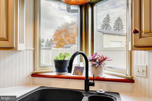 753 WALNUT ST, New Holland, PA 17557