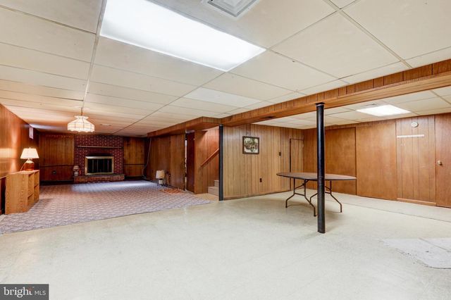 753 WALNUT ST, New Holland, PA 17557