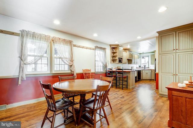 753 WALNUT ST, New Holland, PA 17557