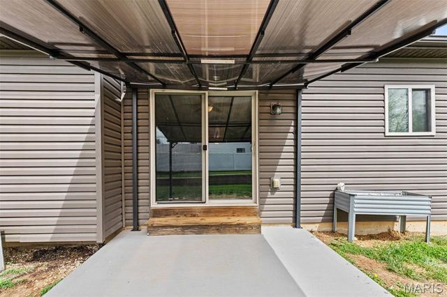 690 Glen Eagle Drive, Troy, MO 63379