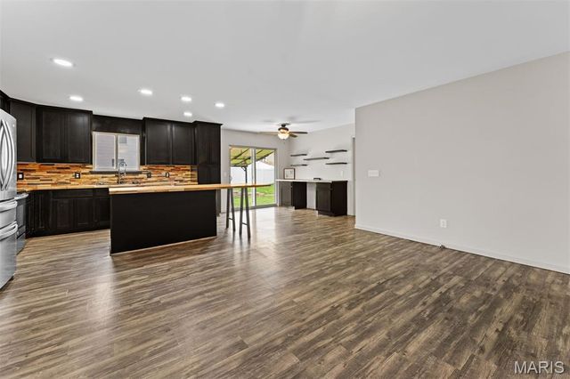 690 Glen Eagle Drive, Troy, MO 63379