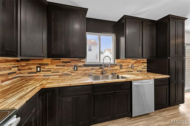 690 Glen Eagle Drive, Troy, MO 63379