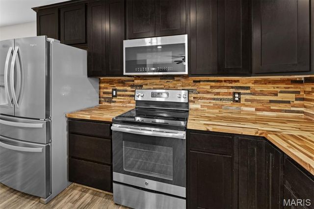 690 Glen Eagle Drive, Troy, MO 63379