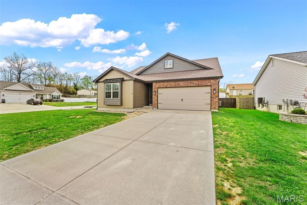 690 Glen Eagle Drive, Troy, MO 63379