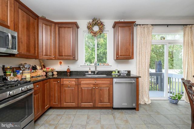 7 PASTEUR CT, East Windsor, NJ 08520