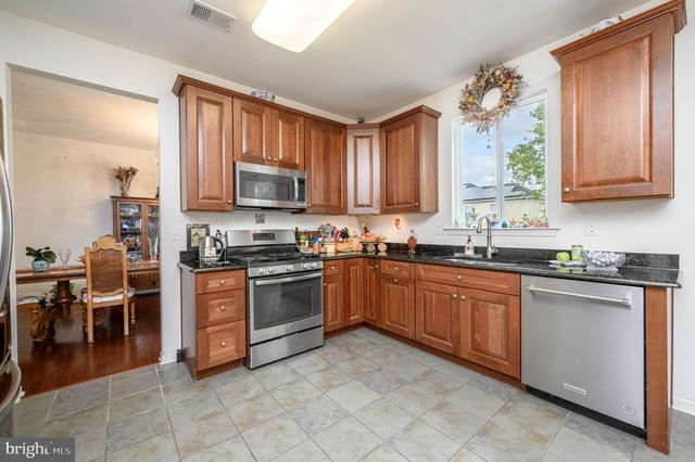 7 PASTEUR CT, East Windsor, NJ 08520