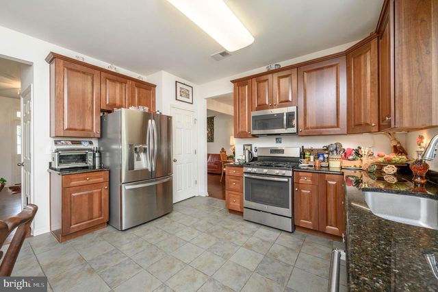 7 PASTEUR CT, East Windsor, NJ 08520