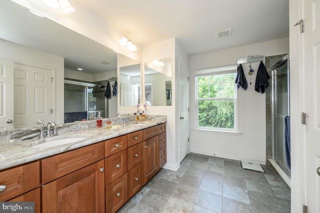 7 PASTEUR CT, East Windsor, NJ 08520