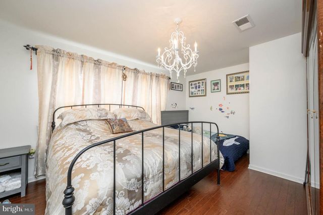 7 PASTEUR CT, East Windsor, NJ 08520